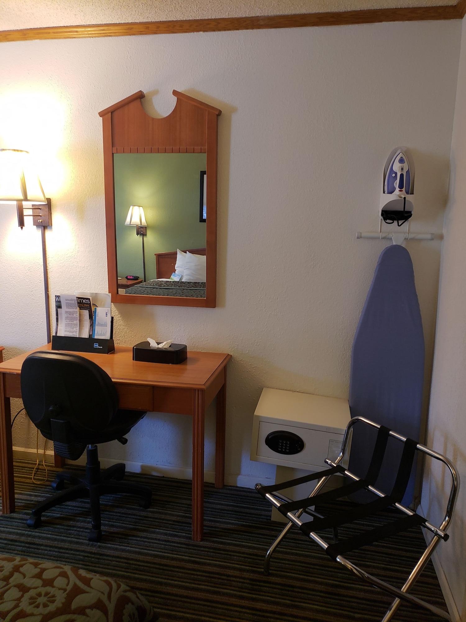 Days By Wyndham West Near Airport 3*