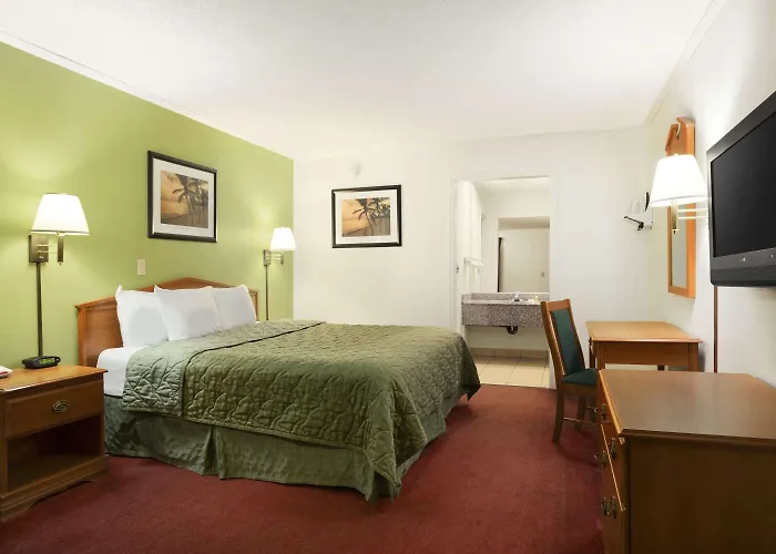 Days Inn By Wyndham Wichita West Near Airport