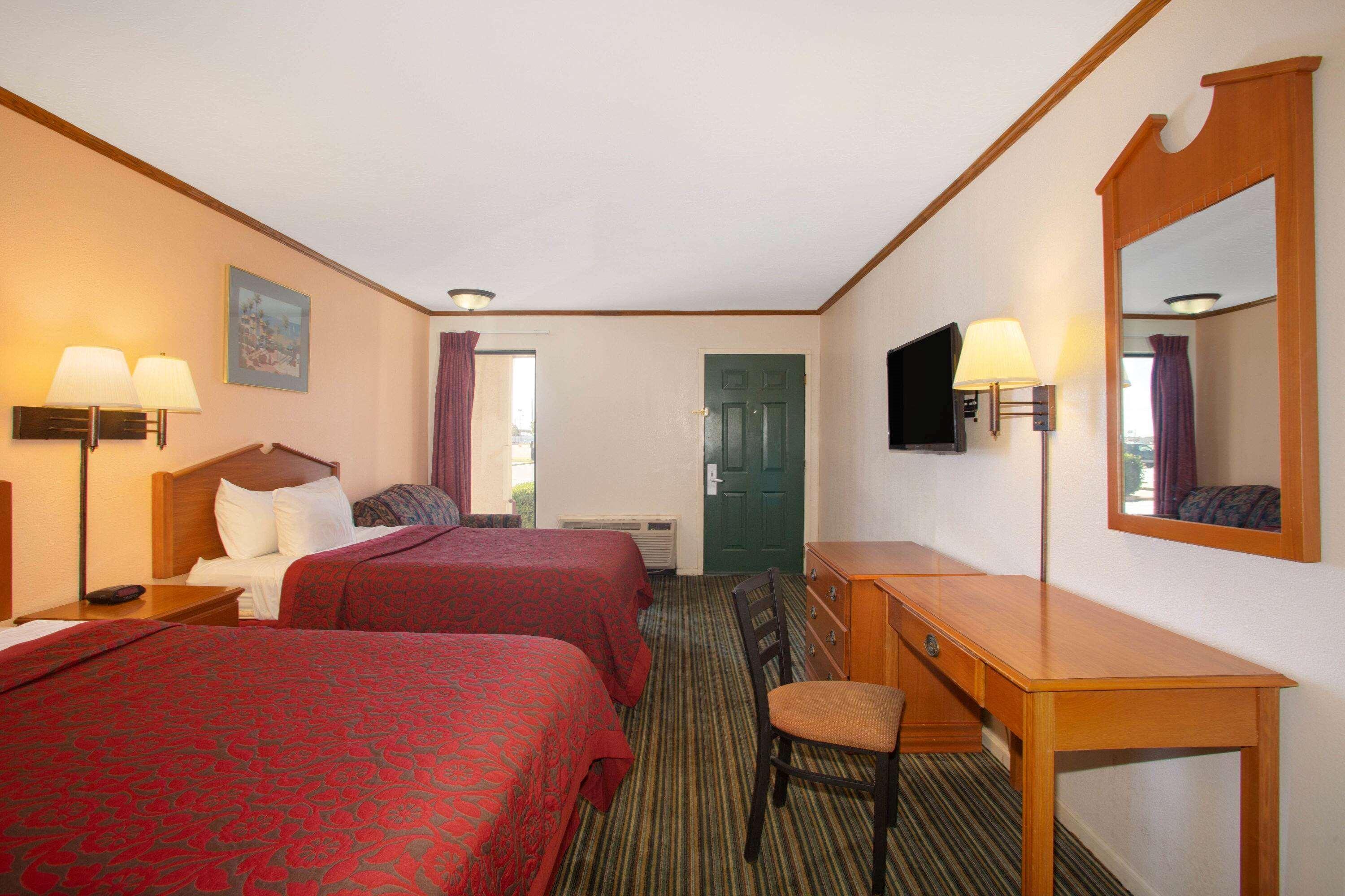 Days By Wyndham West Near Airport 3*