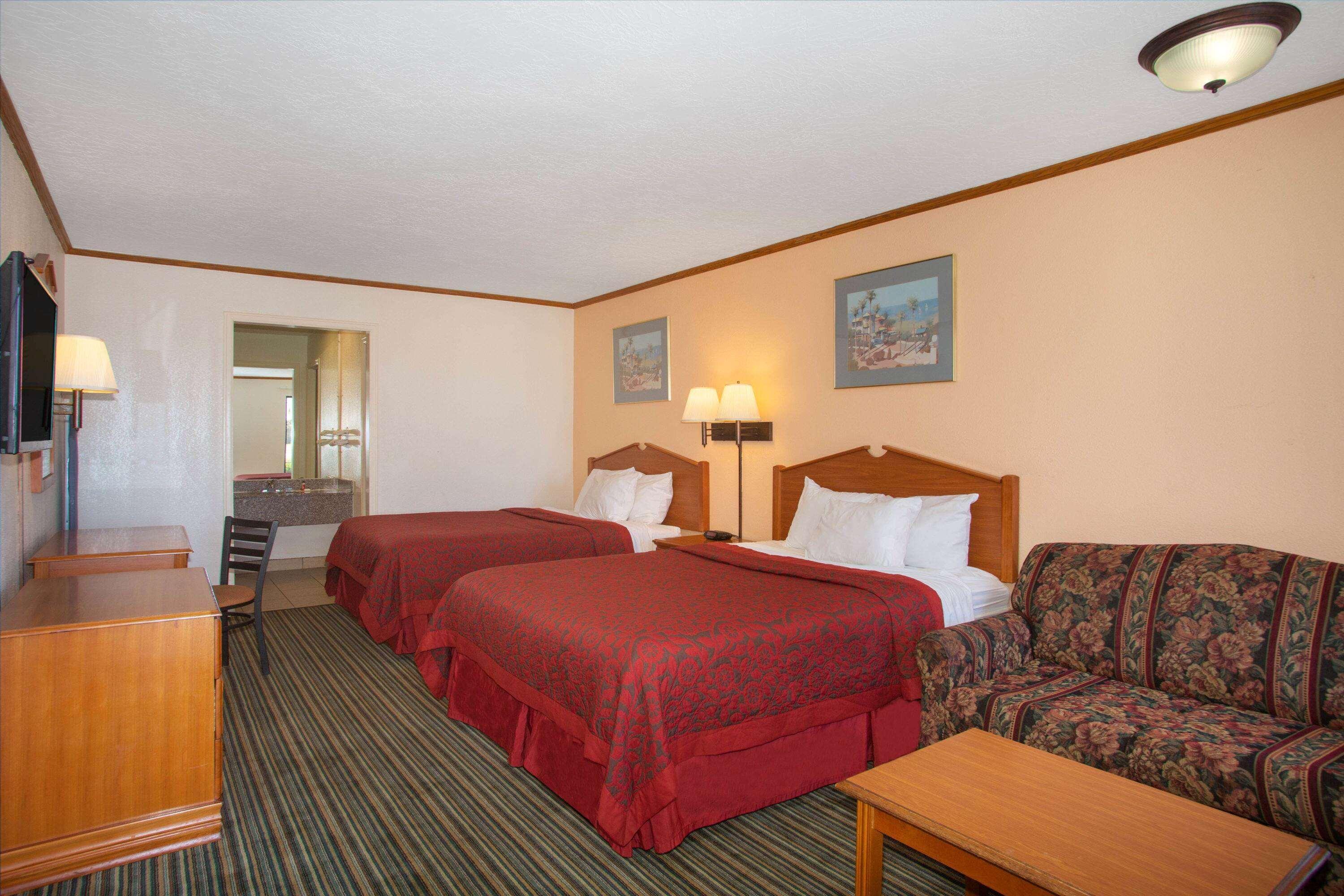 Days By Wyndham West Near Airport 3*