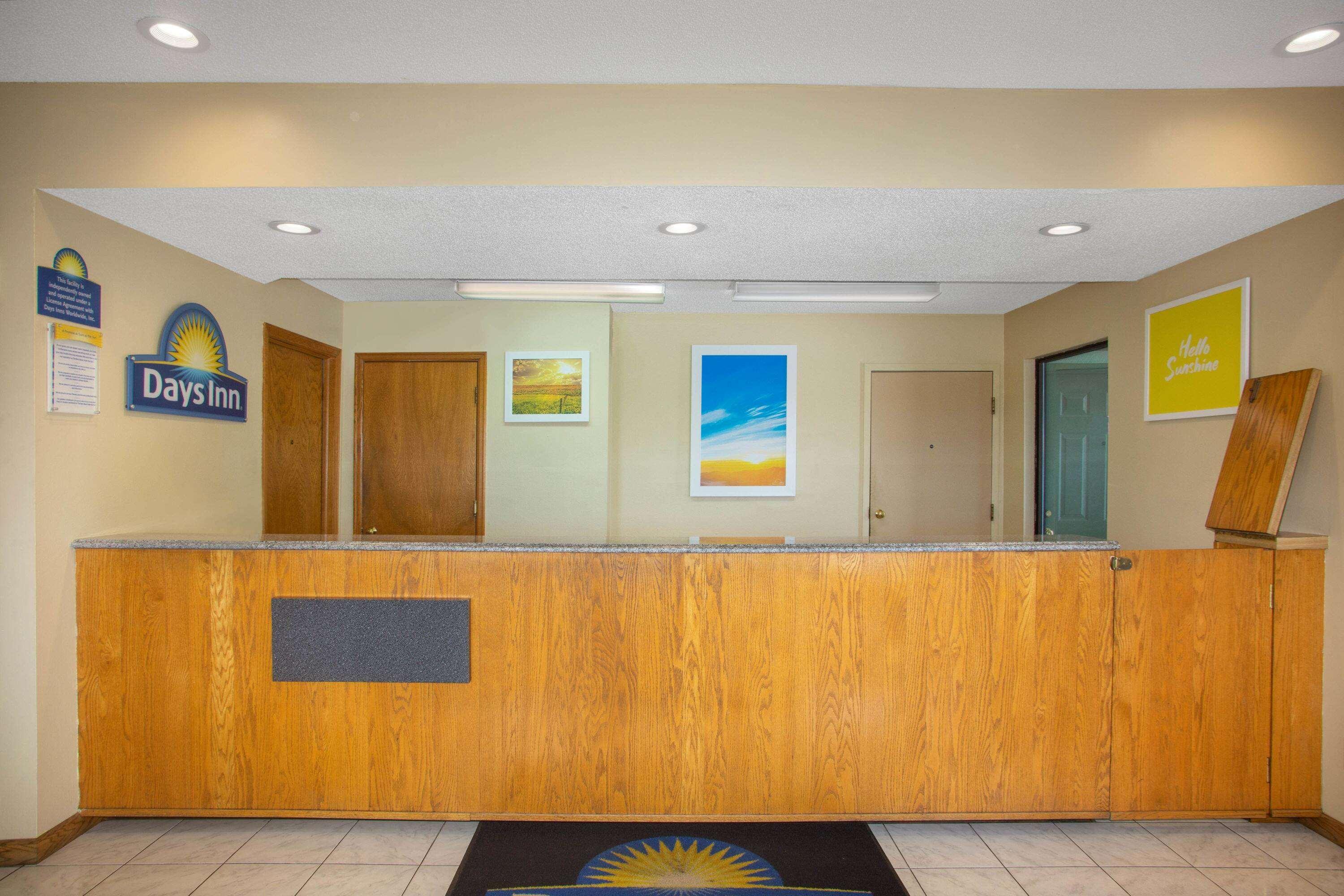 Days By Wyndham West Near Airport