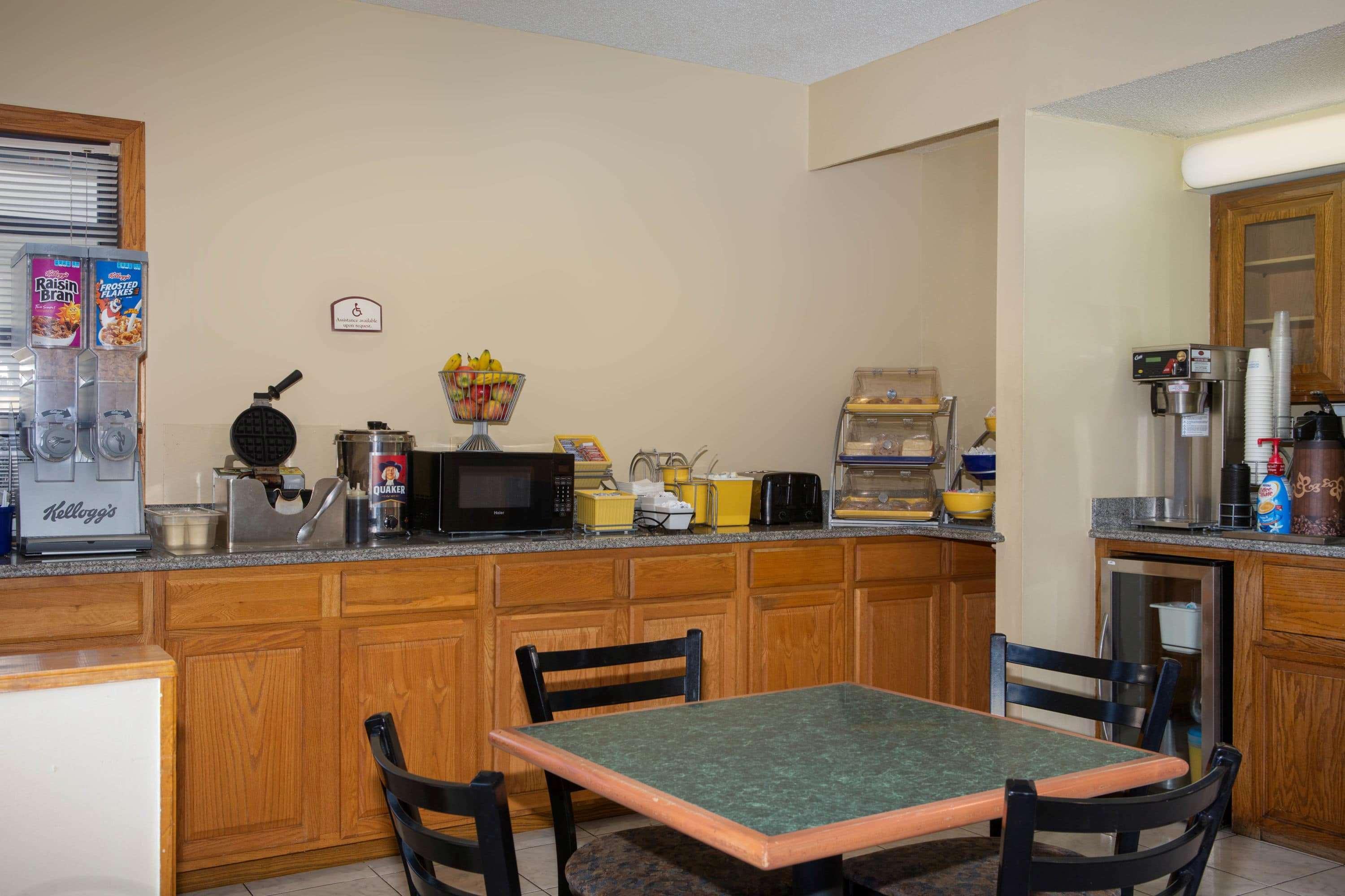 Motel Days By Wyndham West Near Airport 3*