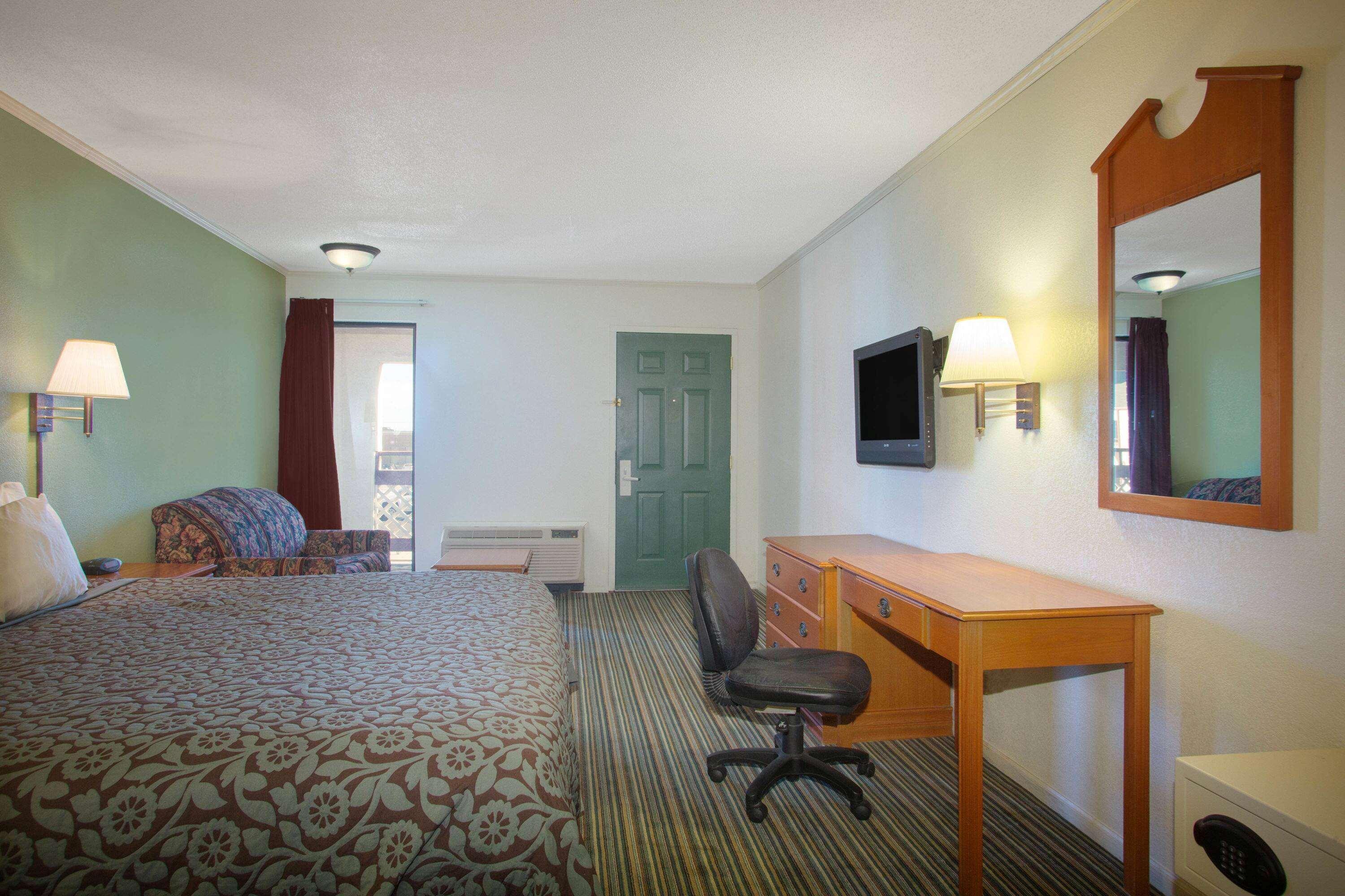 Days By Wyndham West Near Airport 3* Wichita