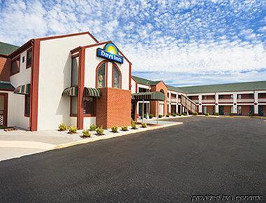 Motel Days By Wyndham West Near Airport 3*