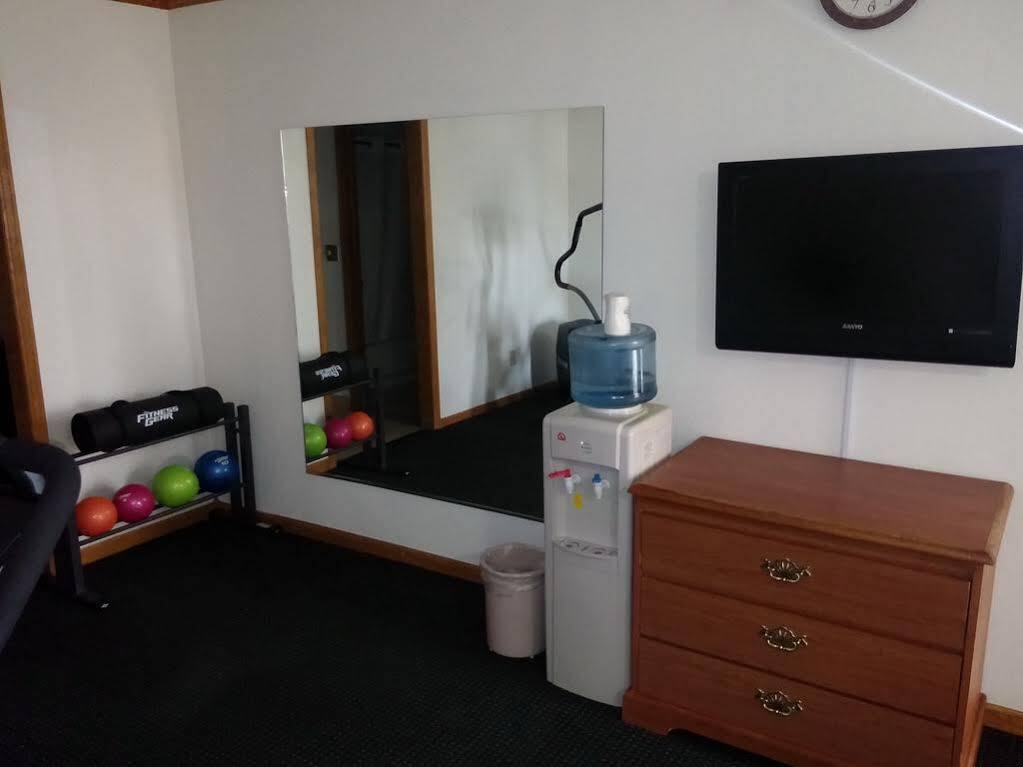 Motel Days By Wyndham West Near Airport 3*