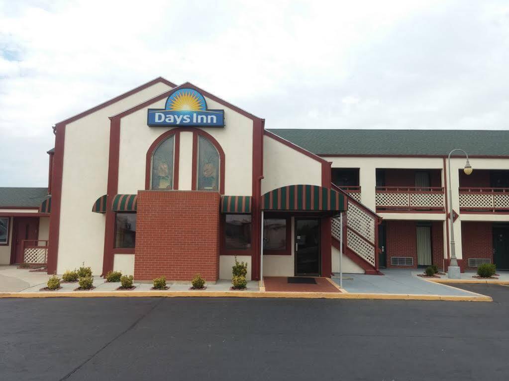 Days By Wyndham West Near Airport